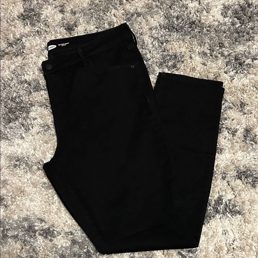 Old Navy Women's Mid-Rise Skinny Jeans in Black